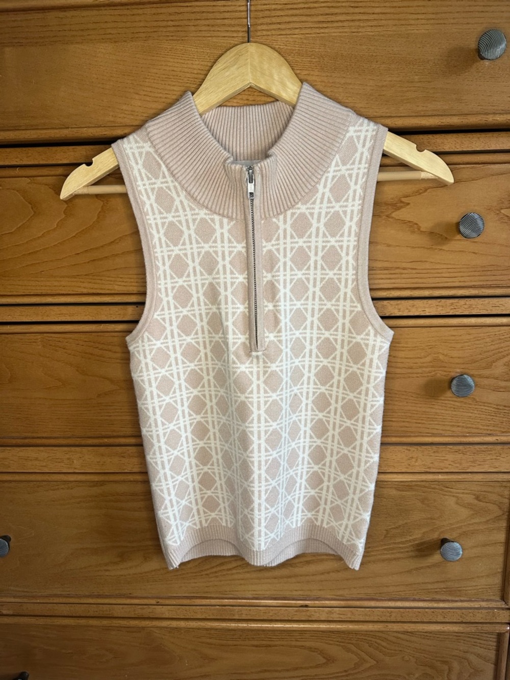 Heartloom Vest V-Neck  Beige Sweater Womens Size Medium 1/4 Zip Knit Chunky
